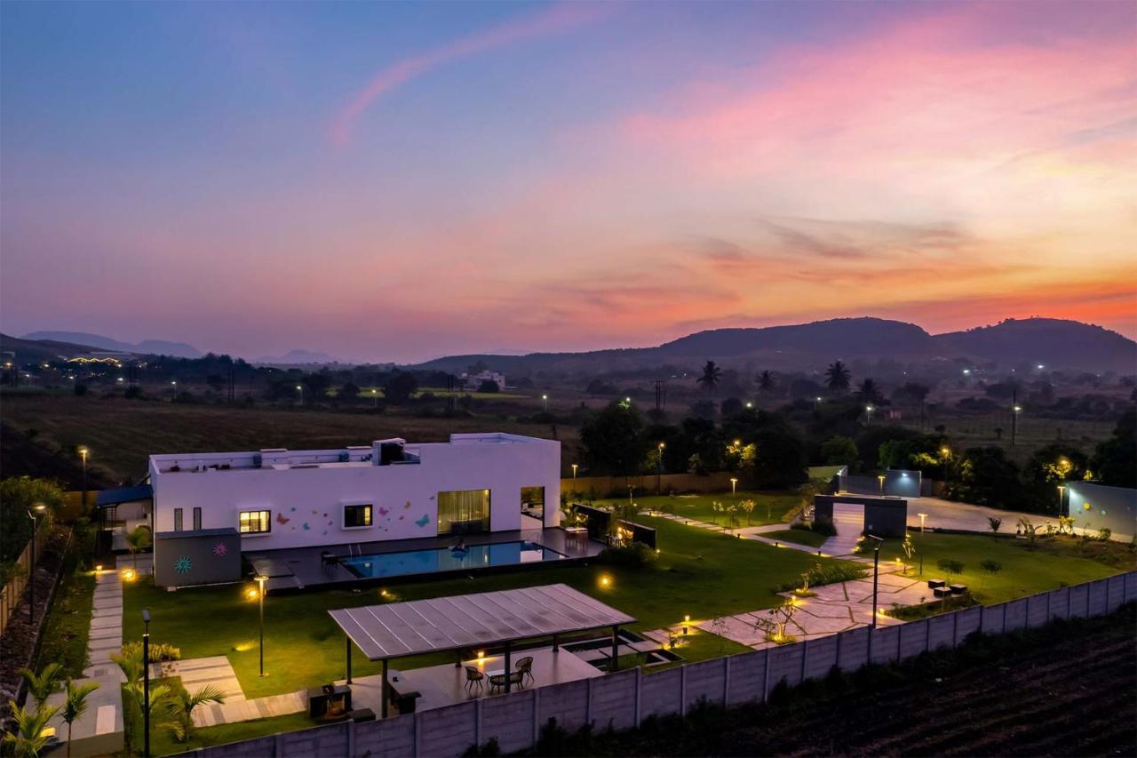 Stayvista'S Le Bon Horizon - Hillside Elegance With Chic Interiors, Poolside Serenity & Picturesque Gazebo - Proximity To Sula Nashik Buitenkant foto