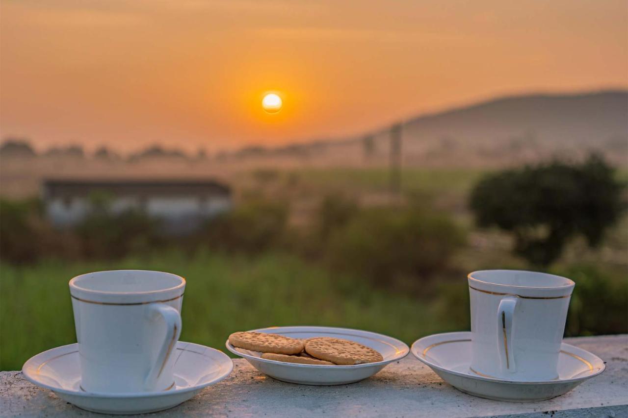 Stayvista'S Le Bon Horizon - Hillside Elegance With Chic Interiors, Poolside Serenity & Picturesque Gazebo - Proximity To Sula Nashik Buitenkant foto