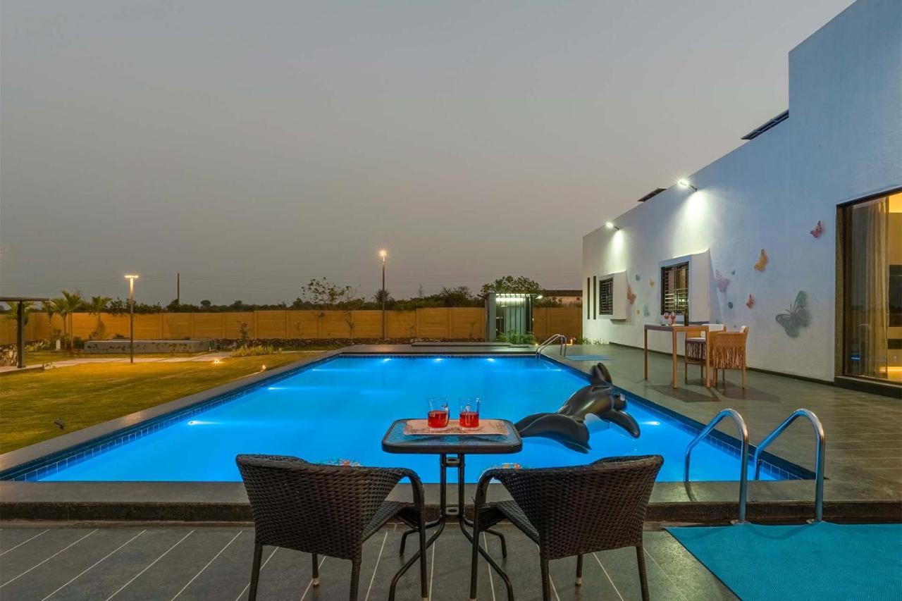 Stayvista'S Le Bon Horizon - Hillside Elegance With Chic Interiors, Poolside Serenity & Picturesque Gazebo - Proximity To Sula Nashik Buitenkant foto